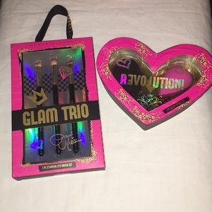 Paris Hilton Make-Up Accessories Set NWT